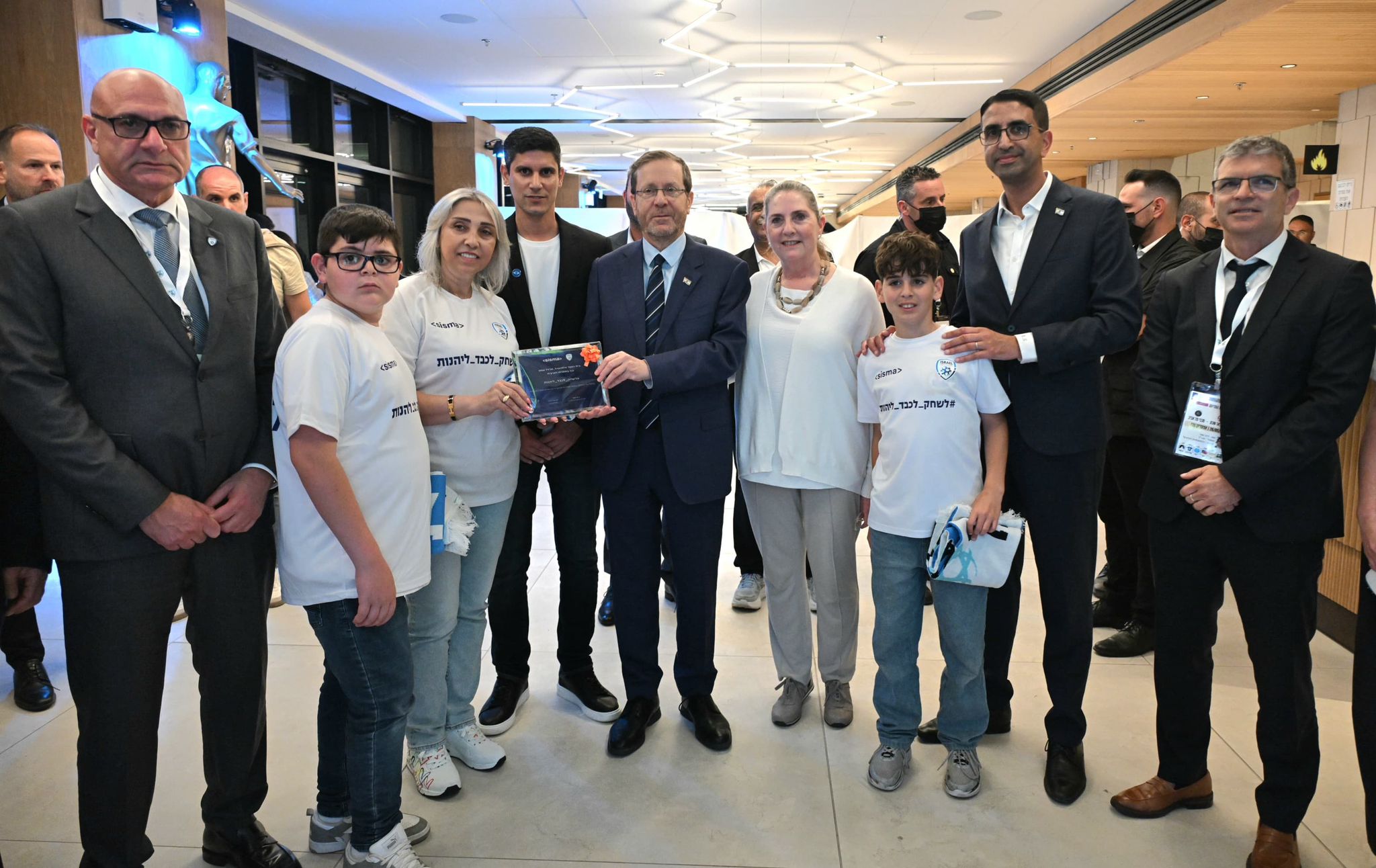 במעמד נשיא המדינה בגמר גביע המדינה "ווינר": פרסי המאבק באלימות הוענקו לתלמידי מג'דל שמס ומעלות